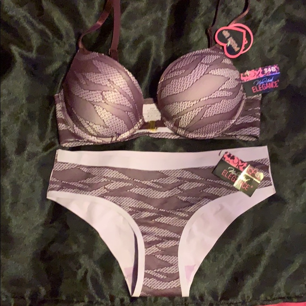 😋 2 for $20 New York Elegance bra and panty set